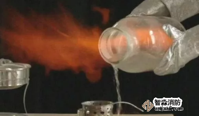 噴酒精消毒,遇明火燒傷,正確使用酒精消毒很重要